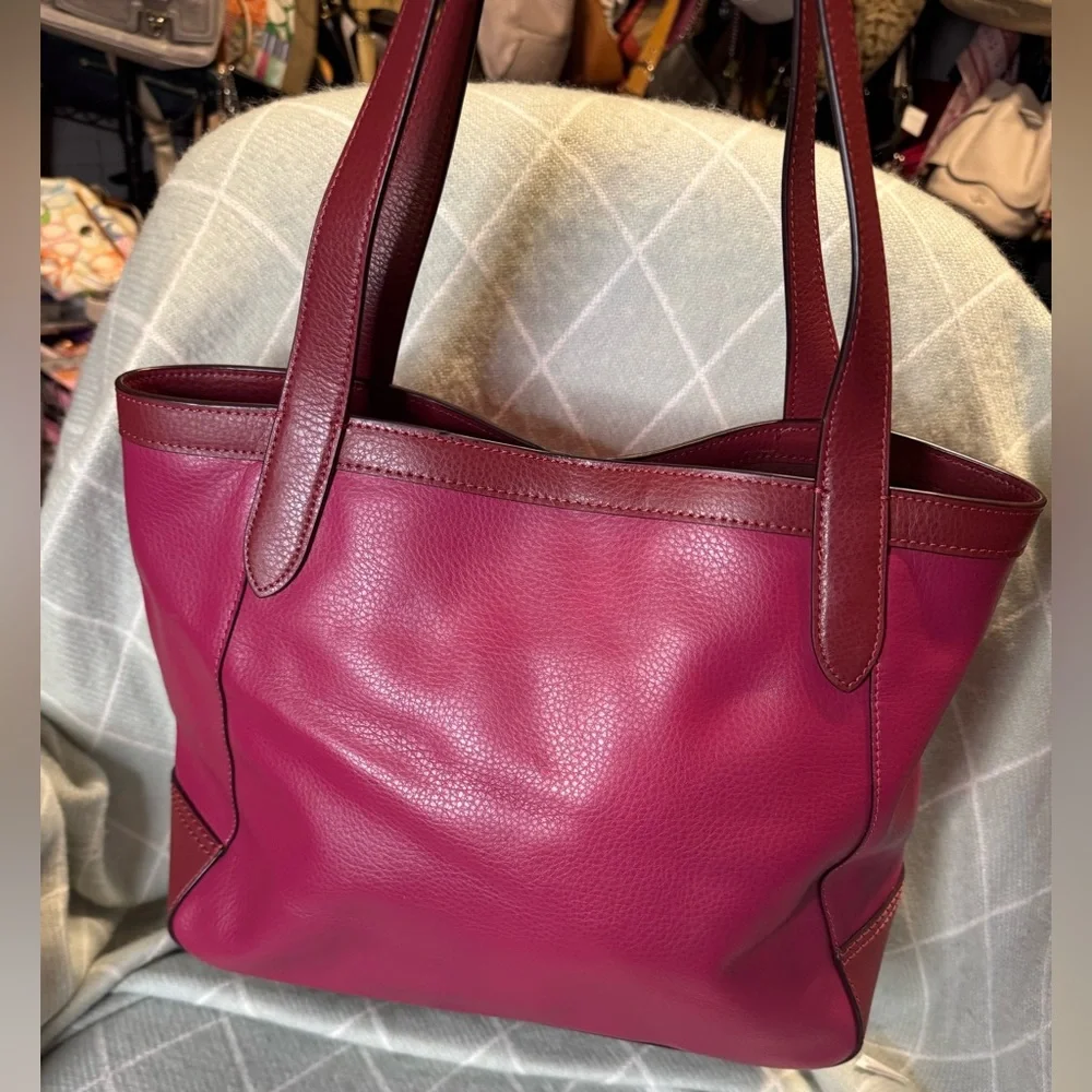 Coach - Tote 27 Colorblock w/Horse & Carriage 2021
EUC - Pebbled Leather - Picture 2 of 14